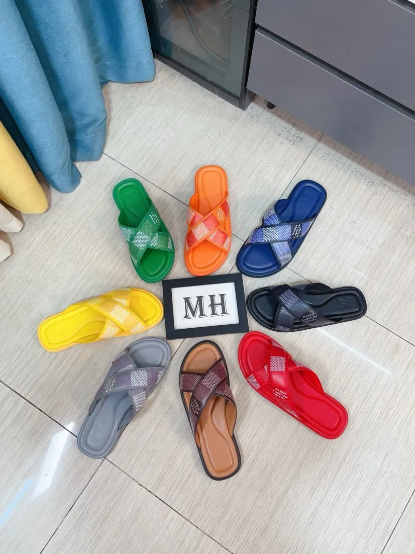 Men's shoes 💰340🌹🌹 (lv-Louis Vuitton) New men's slippers, high-end boutique, exquisite embossed logo decoration on the upper, fine workmanship, super soft soles, casual, loose and comfortable, a must-have in summer! \nsize：38-44